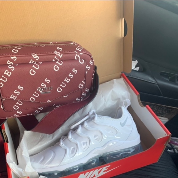 Nike Shoes - Nike Vapormax plus